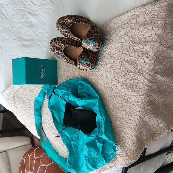 Tieks Leopard Print Flats Size 7 - Picture 3 of 9